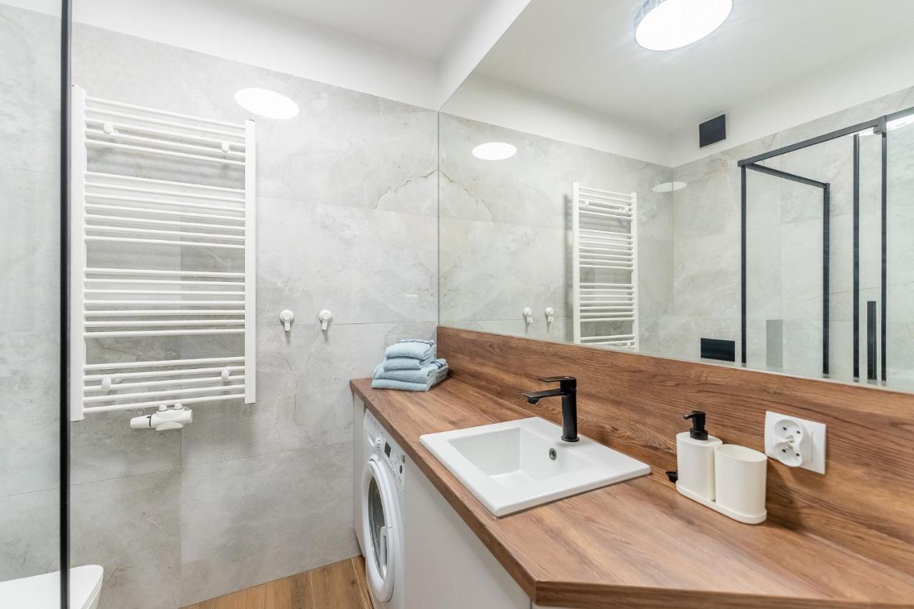 Apartamenty Promenada - Fredry 2 كولوبرزيغ المظهر الخارجي الصورة