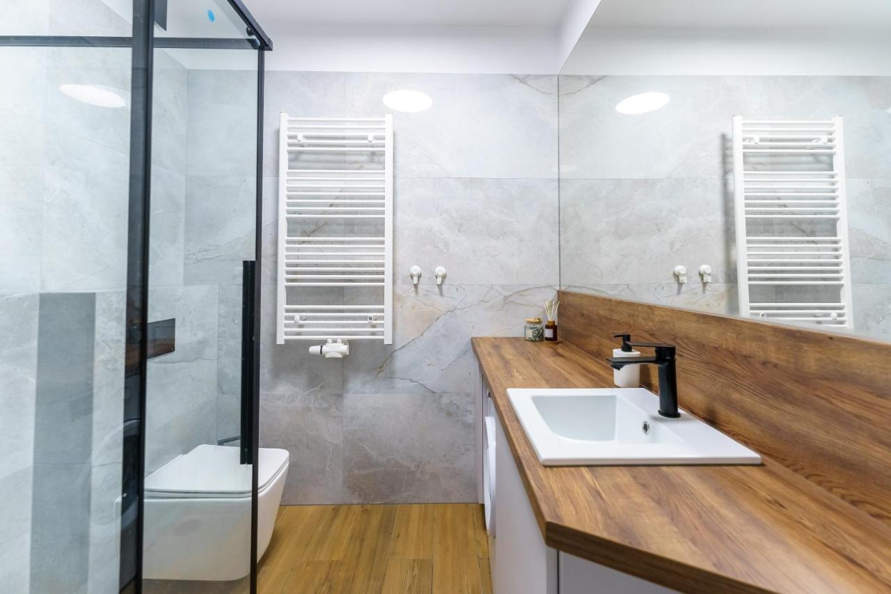 Apartamenty Promenada - Fredry 2 كولوبرزيغ المظهر الخارجي الصورة