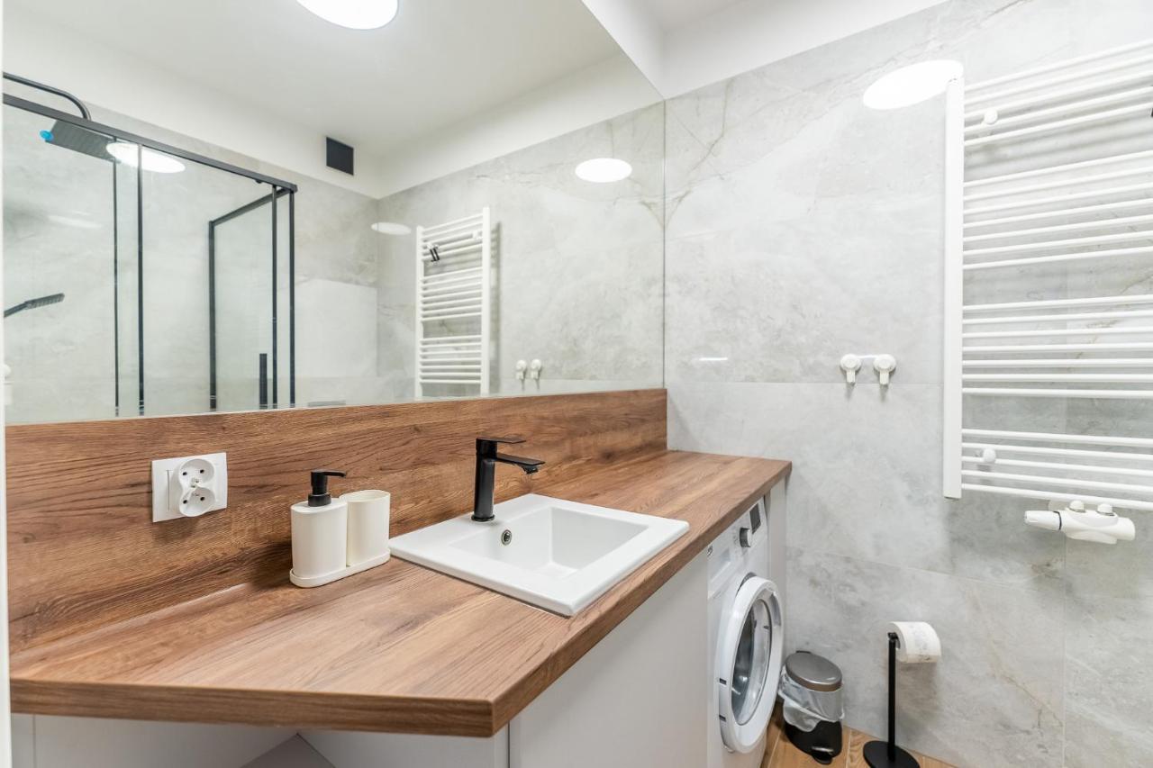 Apartamenty Promenada - Fredry 2 كولوبرزيغ المظهر الخارجي الصورة