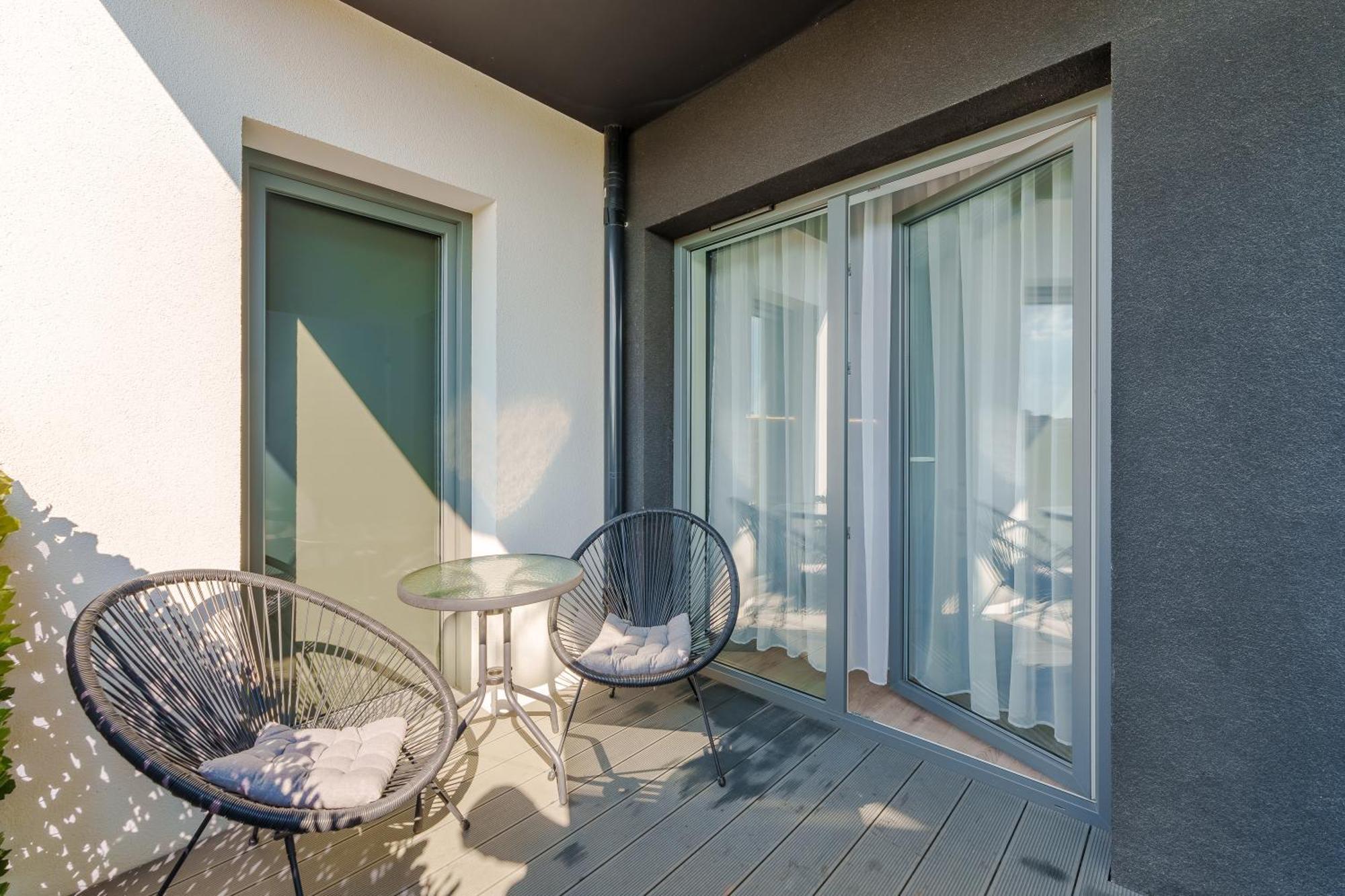 Apartamenty Promenada - Fredry 2 كولوبرزيغ المظهر الخارجي الصورة